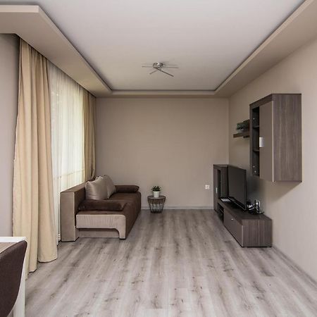 Cozy Flats Nearby Center Free Park Area Apartment Varna ภายนอก รูปภาพ