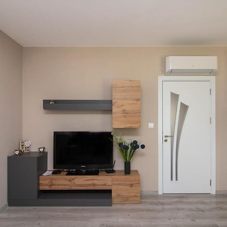 Cozy Flats Nearby Center Free Park Area Apartment Varna ภายนอก รูปภาพ