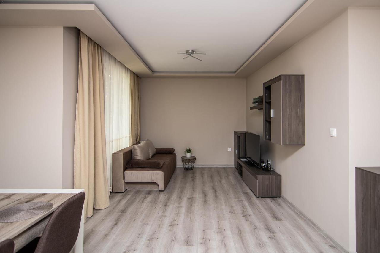 Cozy Flats Nearby Center Free Park Area Apartment Varna ภายนอก รูปภาพ