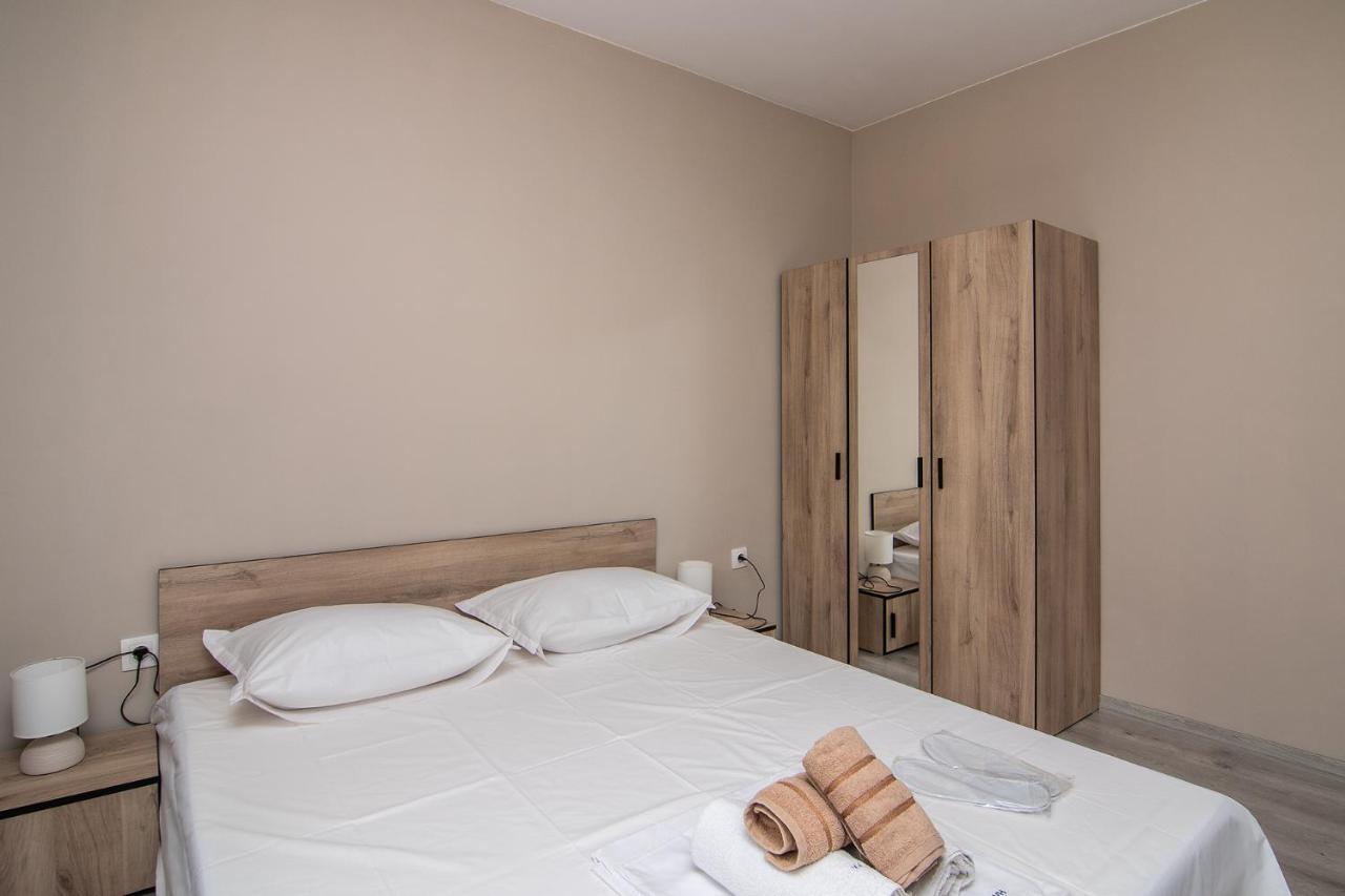 Cozy Flats Nearby Center Free Park Area Apartment Varna ภายนอก รูปภาพ