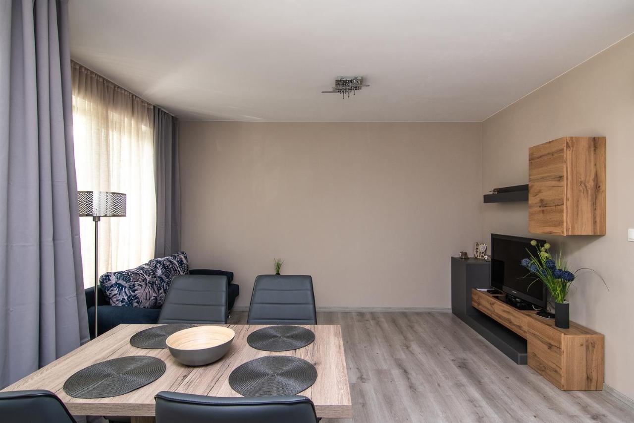 Cozy Flats Nearby Center Free Park Area Apartment Varna ภายนอก รูปภาพ